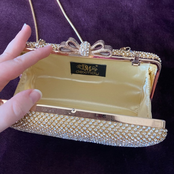 Gold Rhinestone Clutch Purse With Detachable Chain Strap - Picture 3 of 8